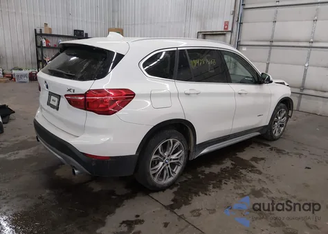 2017 BMW X1 Sdrive28I из США, поврежденный, VIN WBXHU7C32H5H33788